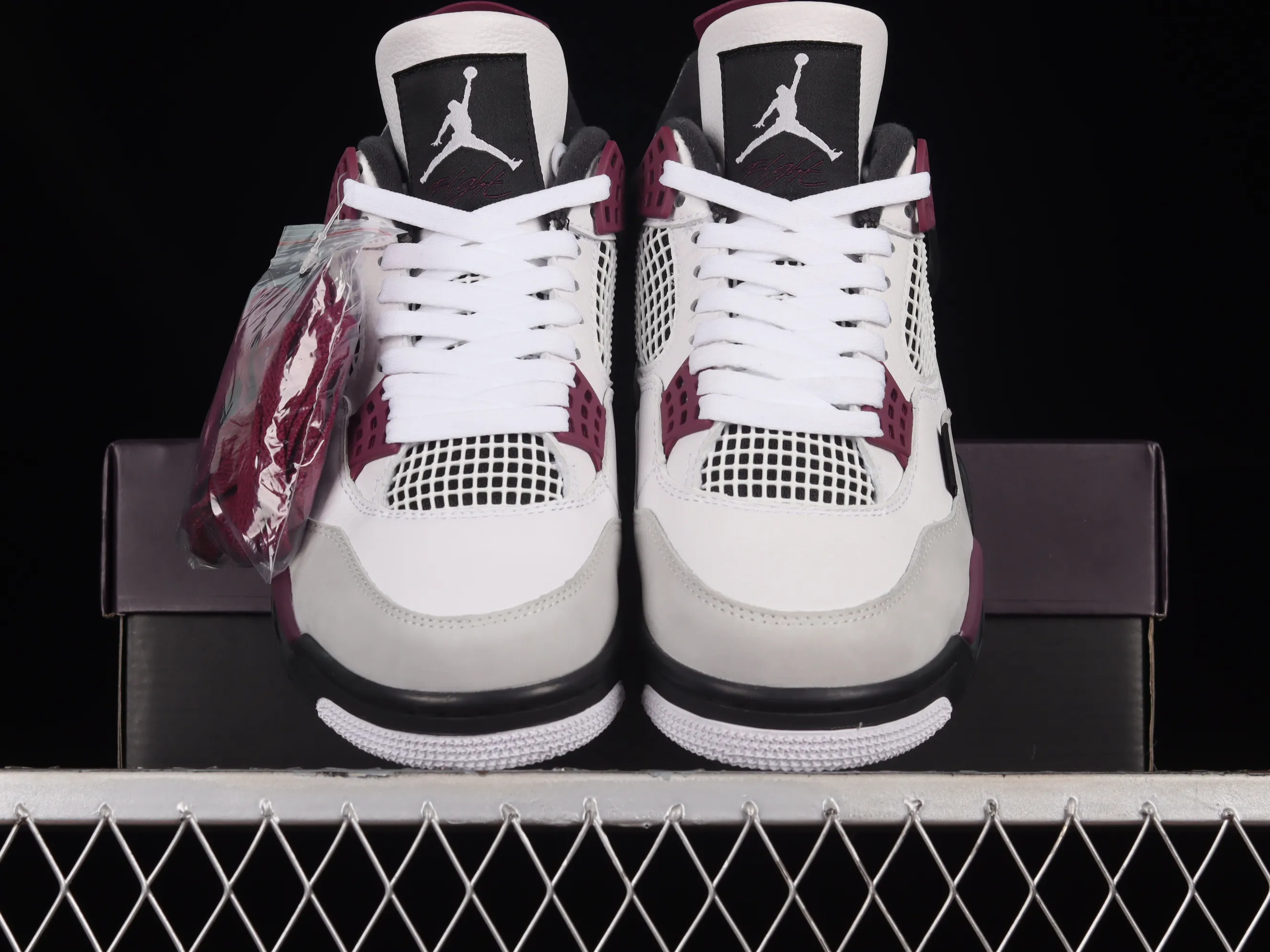 All categories Air Jordan Jordan series basketball shoes Air Jordan 4 pure original version Air Jordan 4 Retro PSG AJ4 Joe 4 Paris full first layer white and purple Paris Saint-Germain famous CZ5624-100